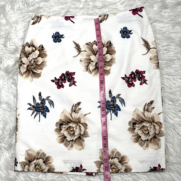 Ann Taylor Women's Pencil Skirt Size 12 Floral on Cream Print Lined Stretch - Picture 14 of 14